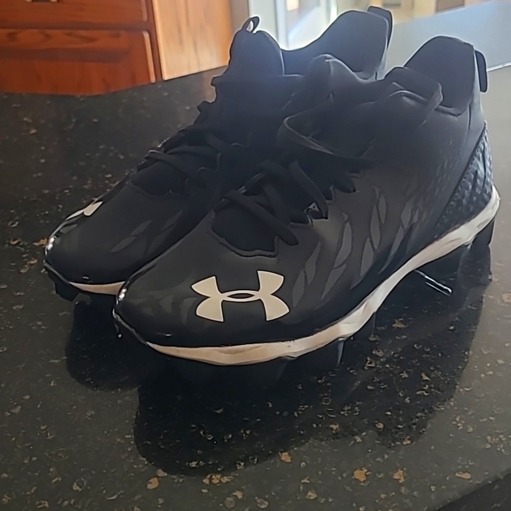 Under Armour Youth Football Cleats Size 6